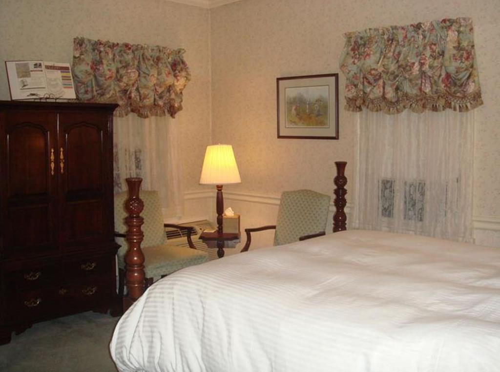 Bird-In-Hand Village Inn & Suites Ngoại thất bức ảnh